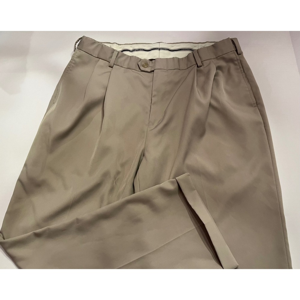 Jos. A. Bank Leadbetter Golf Pants Mens 38x29 Tan Khaki Pleated Cuffed Trousers